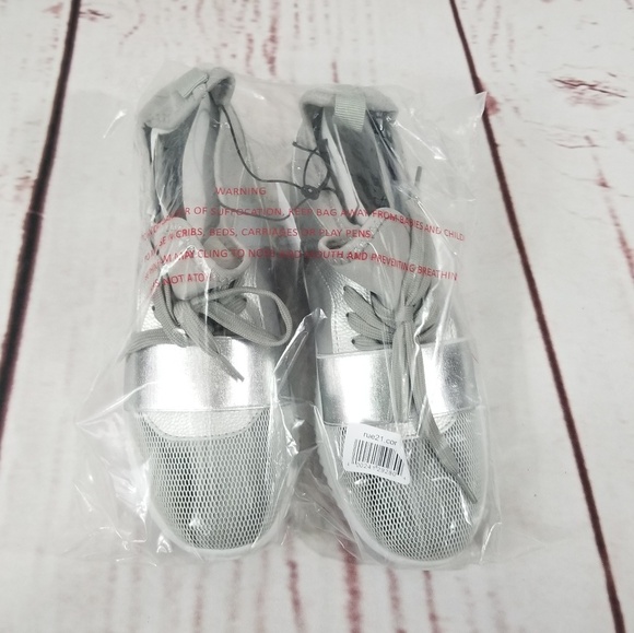 Silver Metallic Color Block Band Trainers - Picture 5 of 6